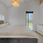 3 Bedroom Cozy In Semesterbostad *