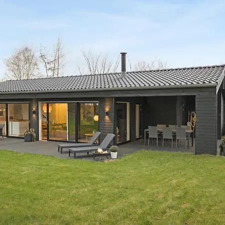 Beautiful In With Kitchen Holiday home